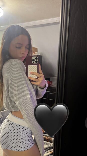 Full leaked Yessseeeniiaa private onlyfans photo