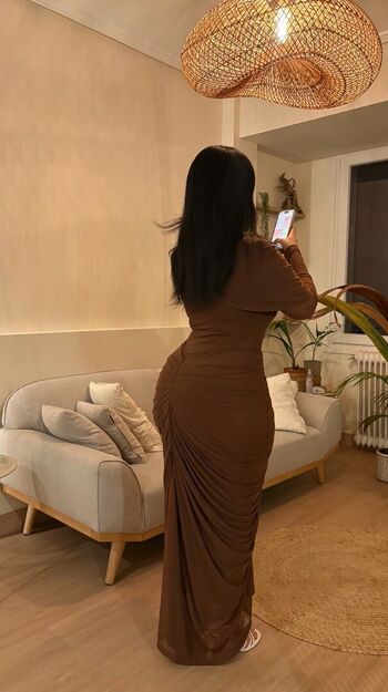 Full leaked Yiyi private onlyfans photo