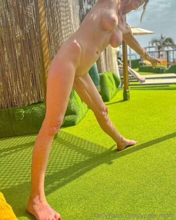 Full leaked Yoga mom private onlyfans photo
