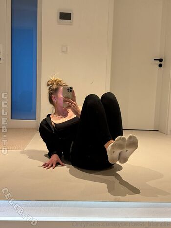 Full leaked Yourbestblondie page private onlyfans photo