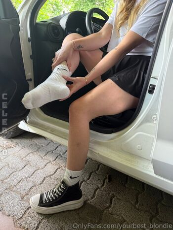 Full leaked Yourbestblondie page private onlyfans photo