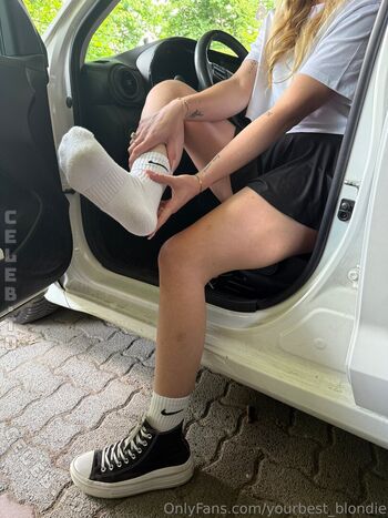 Full leaked Yourbestblondie page private onlyfans photo