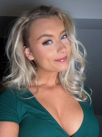 Full leaked Yourfavgia private onlyfans photo