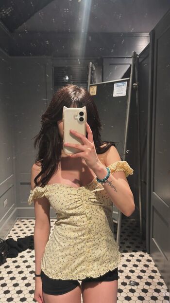 Full leaked Yukiifoxx private onlyfans photo