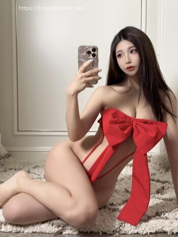 Full leaked Yunij private onlyfans photo