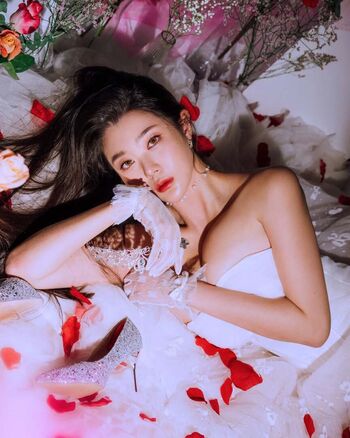 Full leaked Yuniyuning page private onlyfans photo