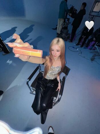 Full leaked Yuqi page private onlyfans photo