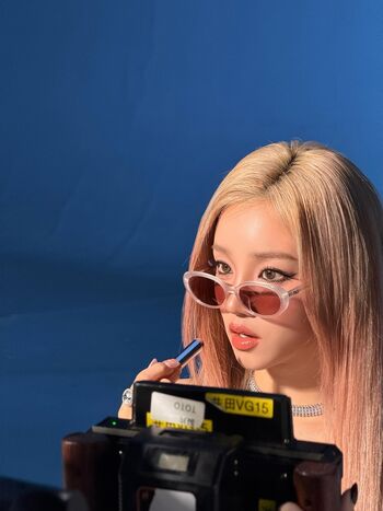 Full leaked Yuqi page private onlyfans photo