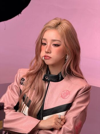 Full leaked Yuqi page private onlyfans photo