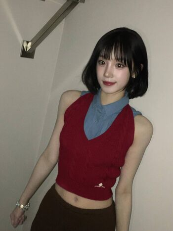 Full leaked Yuqi page private onlyfans photo