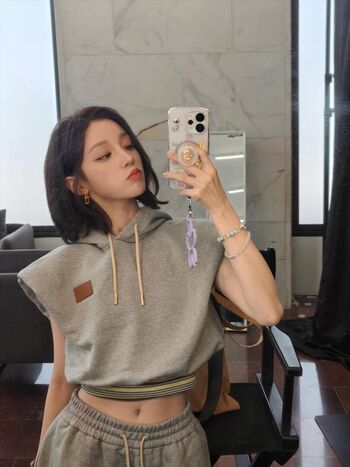 Full leaked Yuqi page private onlyfans photo