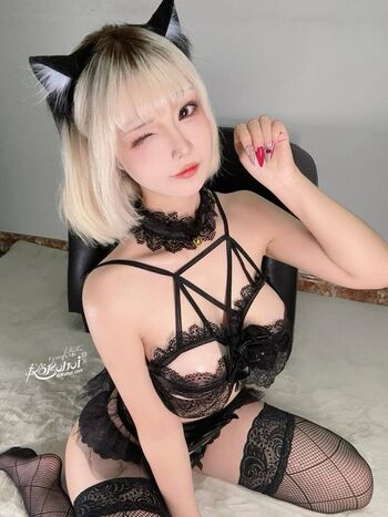 Full leaked Yuuhuia page private onlyfans photo