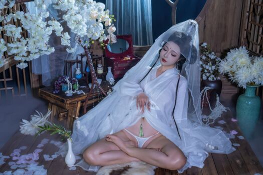 Full leaked Yuuhuia page private onlyfans photo