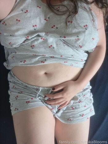 Full leaked Yuzukablooms private onlyfans photo