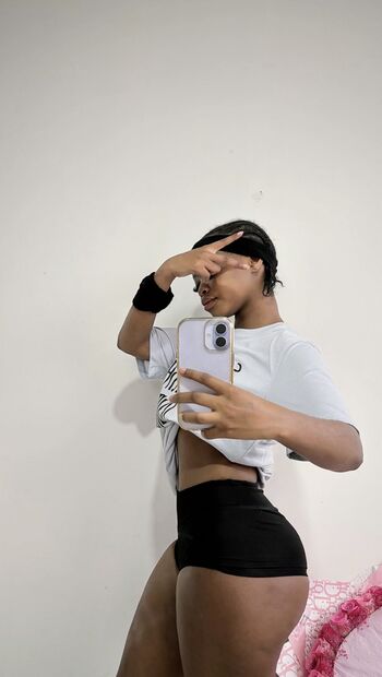 Full leaked Zanele shawtty private onlyfans photo