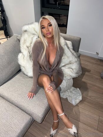 Full leaked Zarayoung private onlyfans photo