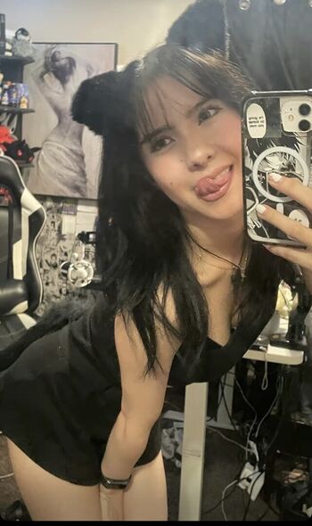 Full leaked Zenuvoid private onlyfans photo