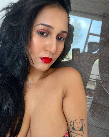 Full leaked Zewwandi private onlyfans photo