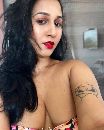 Full leaked Zewwandi private onlyfans photo