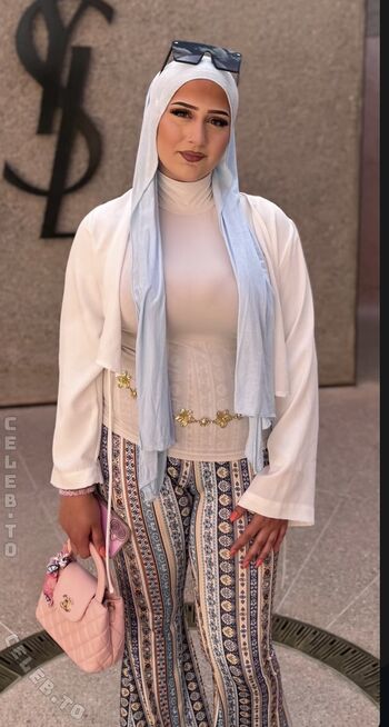 Full leaked Zeynohijabi private onlyfans photo