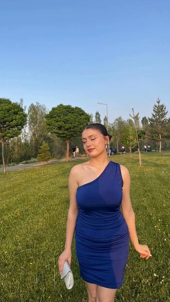 Full leaked Zhla private onlyfans photo