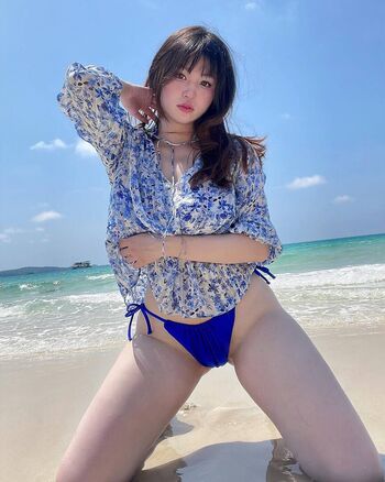 Full leaked Zhouyiqin private onlyfans photo