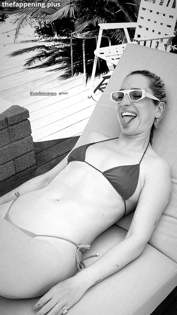 Zoe Lister Jones / https: / zoelisterjones Φωτογραφία Γυμνών OnlyFans #35