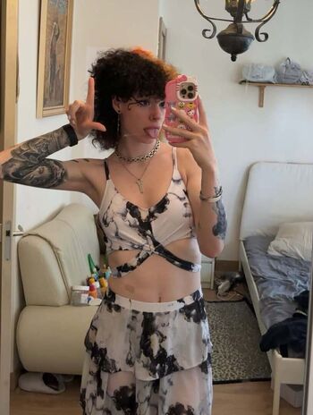 Full leaked Zoelagoblina private onlyfans photo