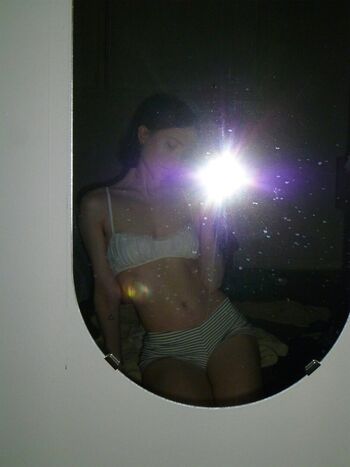 Full leaked Zoeplzshutup private onlyfans photo