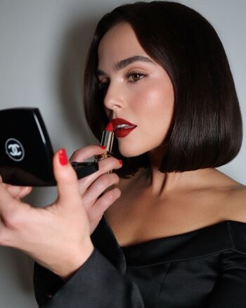 Full leaked Zoey deutch page private onlyfans photo