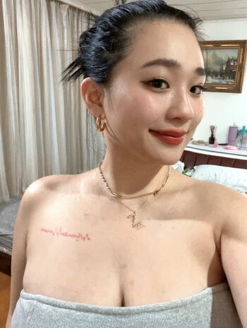 Full leaked Zoeytaiiizoey private onlyfans photo