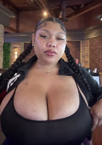 Full leaked Zoranaomii private onlyfans photo