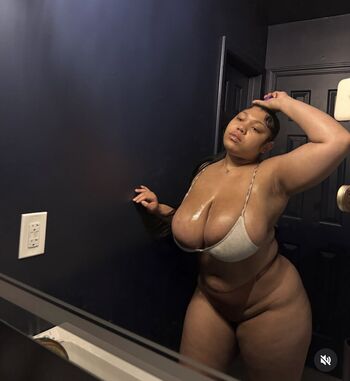Full leaked Zoranaomii private onlyfans photo
